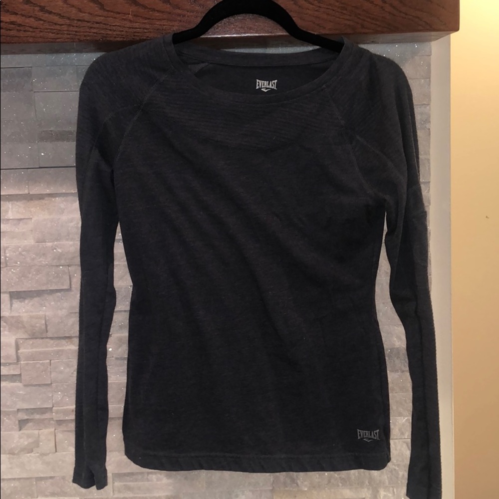 Super comfy athletic shirt!